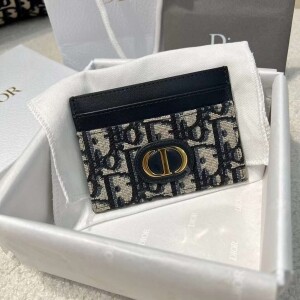 [디올] DIOR 30 Montaigne Freesia 카드 지갑